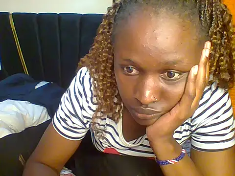 Snapshot of petite_cuteass chatting on July 17, 2026, 6:38 pm petite cuteass online show from July 17, 2026, 6:38 pm