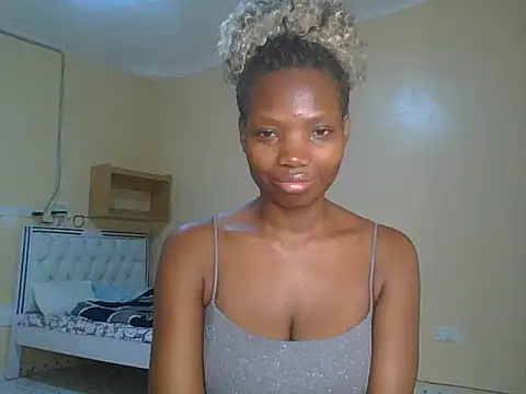 Snapshot of Mariana_150 chatting on July 13, 2026, 9:25 pm Mariana 150 online show from July 13, 2026, 9:25 pm