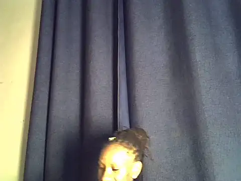 Queen slim2 online show from May 23, 2026, 7:57 pm