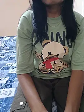 Shanaya 001 online show from May 24, 2026, 5:40 am