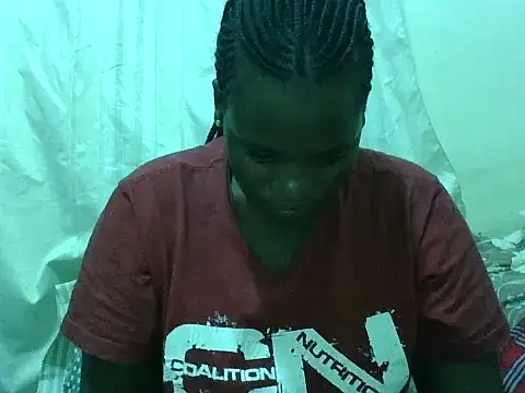 Hot-Perryl online show from May 19, 2026, 7:54 pm