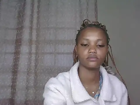 PrettyT5 online show from June 28, 2026, 5:47 am