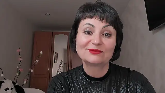 Snapshot of Helen_Beller chatting on July 21, 2026, 1:12 pm Helen Beller online show from July 21, 2026, 1:12 pm