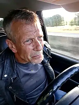truckdawg2023 online show from June 29, 2026, 2:18 am