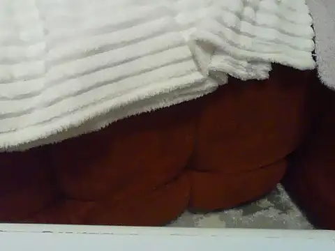 Smalltittsbigass online show from June 1, 2026, 9:58 pm