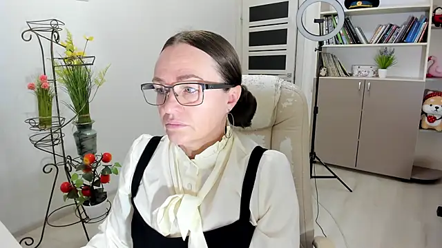 Vika73 online show from November 28, 2025, 6:24 am