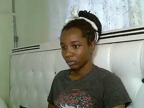 Snapshot of Sexy_vylsa chatting on July 20, 2026, 6:32 am Sexy vylsa online show from July 20, 2026, 6:32 am