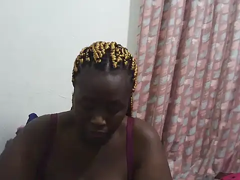 Snapshot of yummyqueen254 chatting on July 16, 2026, 1:02 am yummyqueen254 online show from July 16, 2026, 1:02 am