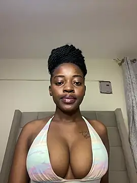 Snapshot of pretty_miss12 chatting on July 21, 2026, 4:47 am pretty miss12 online show from July 21, 2026, 4:47 am