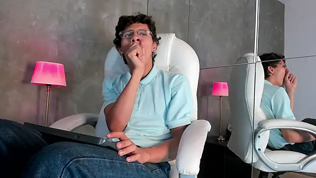 Snapshot of Ethan_todd chatting on May 27, 2026, 3:36 am Ethan todd online show from May 27, 2026, 3:36 am