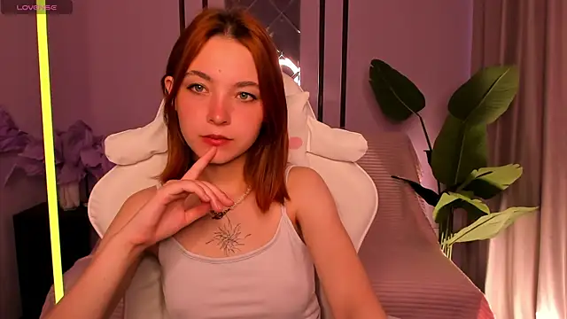 New Web Girl online show from June 6, 2026, 4:07 am
