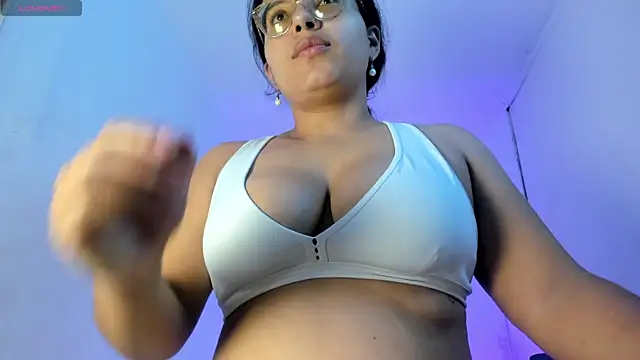 milkqueenboobs online show from May 27, 2026, 5:20 pm
