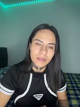 MadisonYoung000 online show from June 4, 2026, 6:01 pm