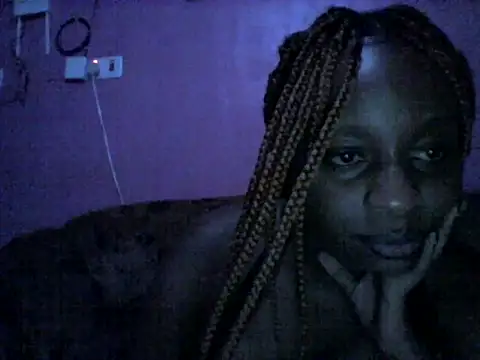 Snapshot of Sexy_brie chatting on June 7, 2026, 6:02 pm Sexy brie online show from June 7, 2026, 6:02 pm