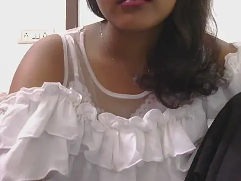 Diana Penty online show from July 11, 2026, 4:13 am