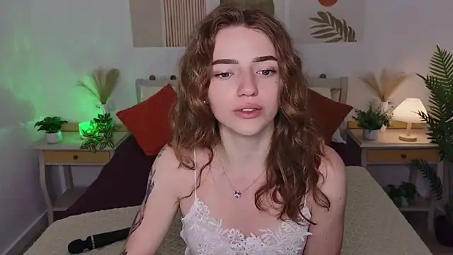 Snapshot of TayloryStar chatting on June 8, 2026, 8:04 am TayloryStar online show from June 8, 2026, 8:04 am