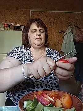 Snapshot of LisichkaOksana chatting on July 21, 2026, 5:42 am LisichkaOksana online show from July 21, 2026, 5:42 am