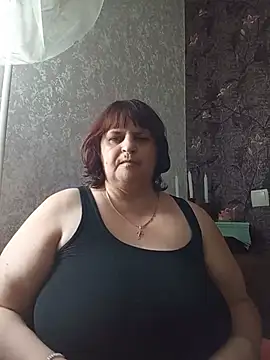Snapshot of LisichkaOksana chatting on July 16, 2026, 7:27 am LisichkaOksana online show from July 16, 2026, 7:27 am