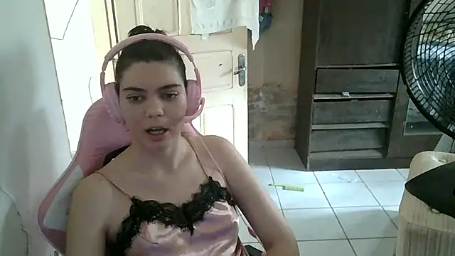 Snapshot of Angel_Ristoww chatting on July 20, 2026, 5:04 pm Angel Ristoww online show from July 20, 2026, 5:04 pm