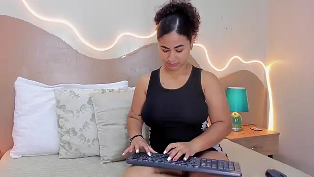 Amber Milers online show from May 23, 2026, 7:24 pm