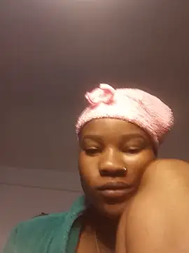 Snapshot of twnkytwinkle chatting on June 14, 2026, 2:35 am twnkytwinkle online show from June 14, 2026, 2:35 am
