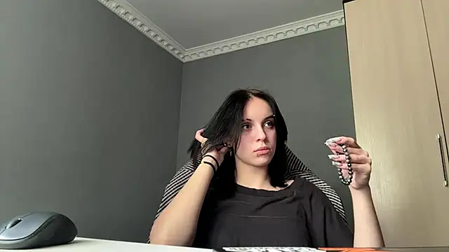illiebilish online show from May 27, 2026, 7:38 am