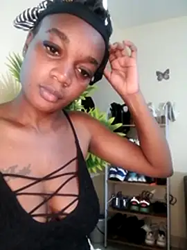 Snapshot of _Luxurydoll chatting on June 1, 2026, 8:41 pm Luxurydoll online show from June 1, 2026, 8:41 pm