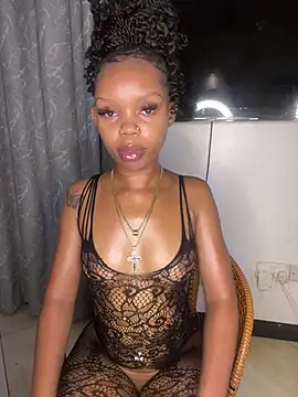 sexyie caramel online show from June 27, 2026, 7:31 pm