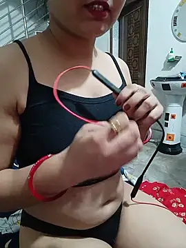 ZOYA-STRIP online show from June 2, 2026, 5:13 pm