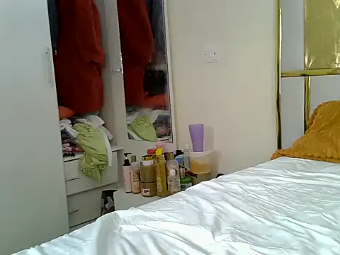 Snapshot of melody_vivv chatting on July 15, 2026, 9:11 pm melody vivv online show from July 15, 2026, 9:11 pm