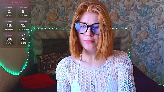 Juli Ginger online show from June 10, 2026, 6:03 am