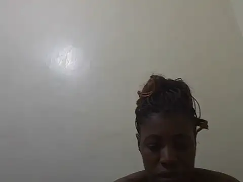 Snapshot of Eebony_Bubbly chatting on July 21, 2026, 4:47 am Eebony Bubbly online show from July 21, 2026, 4:47 am