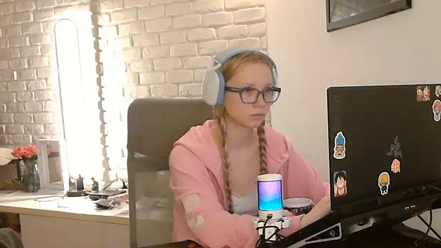 Snapshot of AmandaFix chatting on June 5, 2026, 7:52 pm AmandaFix online show from June 5, 2026, 7:52 pm