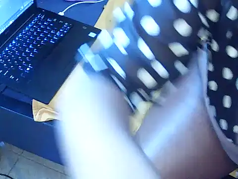 luna-elera online show from June 10, 2026, 6:03 am