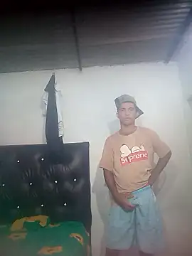 soymartinez2004 online show from June 7, 2026, 1:44 am