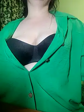 MiaRox online show from May 25, 2026, 6:06 pm