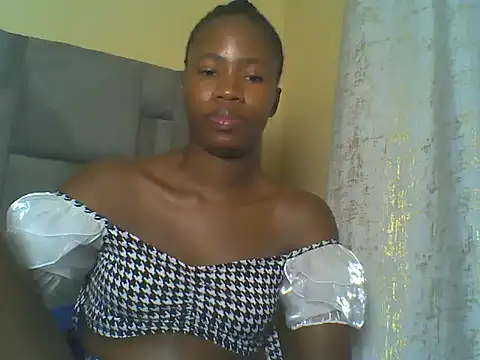 Cuteebony16 online show from May 19, 2026, 3:19 pm