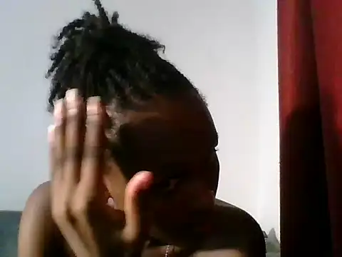 Snapshot of Sleek_petite chatting on June 11, 2026, 12:32 am Sleek petite online show from June 11, 2026, 12:32 am