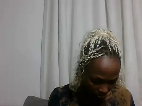 Snapshot of Sleek_petite chatting on July 11, 2026, 3:34 pm Sleek petite online show from July 11, 2026, 3:34 pm