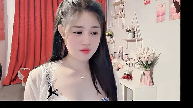 Bee-Cherry online show from June 4, 2026, 5:56 am