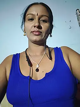 madhushree143 online show from May 27, 2026, 3:08 pm