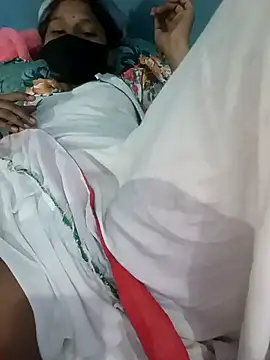 Naughty-Savi online show from May 21, 2026, 9:39 am