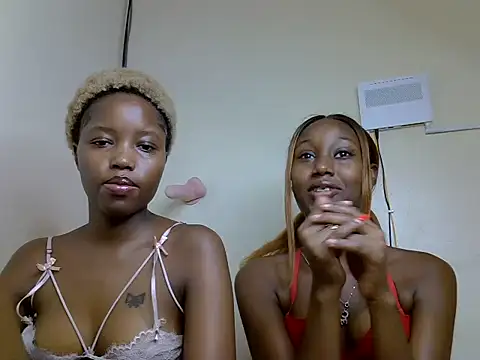 Pretty kitty48 online show from June 3, 2026, 2:07 pm