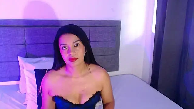 Snapshot of Emily_milfF chatting on July 14, 2026, 11:49 am Emily milfF online show from July 14, 2026, 11:49 am