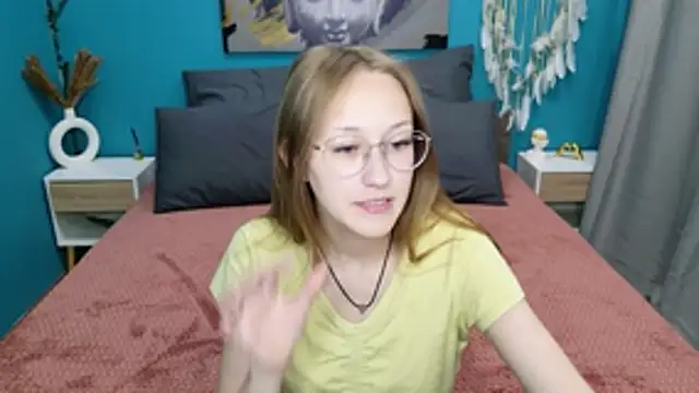 Calista Everleig online show from July 20, 2026, 8:32 am
