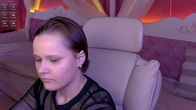 Snapshot of AgnesRay chatting on July 17, 2026, 6:49 pm AgnesRay online show from July 17, 2026, 6:49 pm