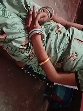 anjli850915 online show from June 4, 2026, 4:44 pm