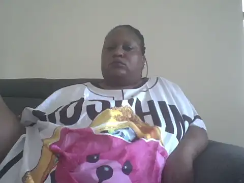 Snapshot of fat_ebonyqueen chatting on July 12, 2026, 9:43 am fat ebonyqueen online show from July 12, 2026, 9:43 am