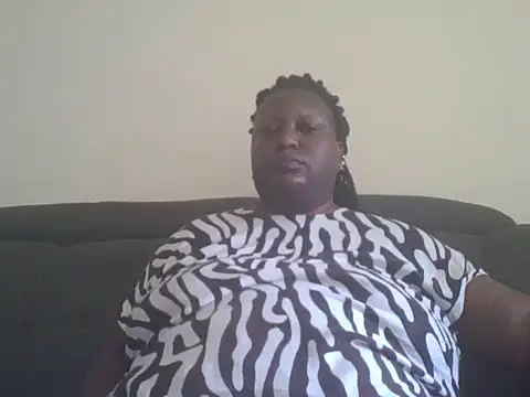 fat ebonyqueen online show from May 27, 2026, 2:13 pm