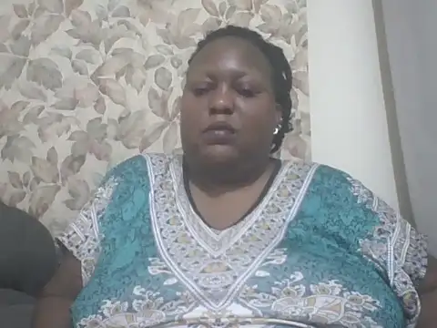 Snapshot of fat_ebonyqueen chatting on June 20, 2026, 12:04 am fat ebonyqueen online show from June 20, 2026, 12:04 am